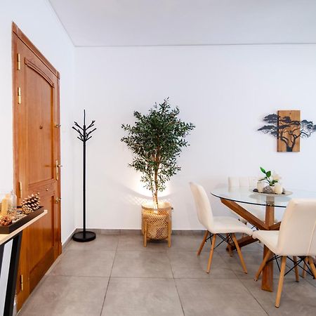 Michael'S Seaside Homely Apartment In Varkiza Exterior photo